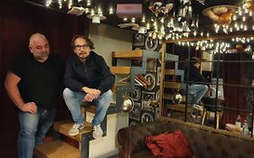 Studio renversant insolite